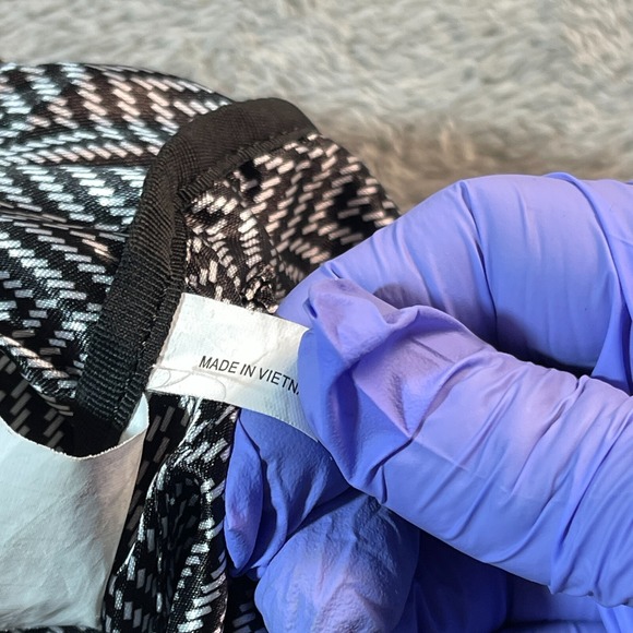 OGIO Women's Brooklyn Tablet Purse Crossbody Bag Classic Black Retro Multipocket - Picture 8 of 9